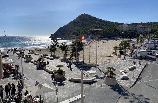 A28 - Primera línea de playa y una gran terraza
