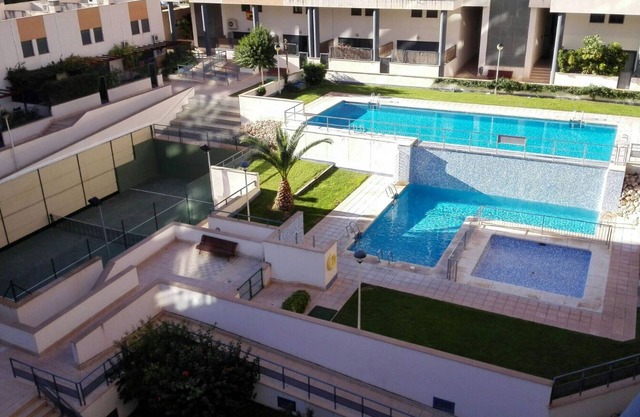 A786 - Bonito apartamento con todos los servicios