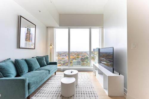 AAA Location & Spacious 1 Bedroom with Panoramic View on the City