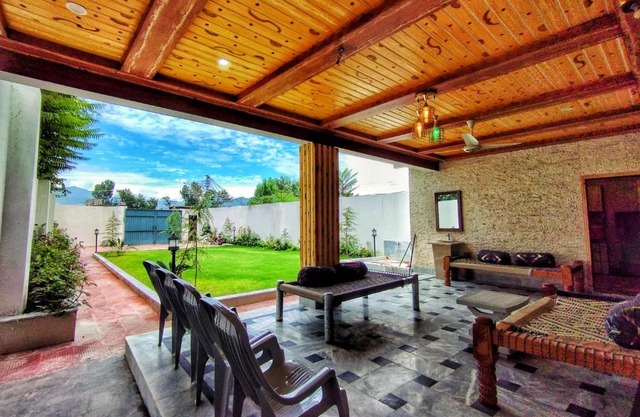ABA Shah Guest House Skardu by Khan Familia