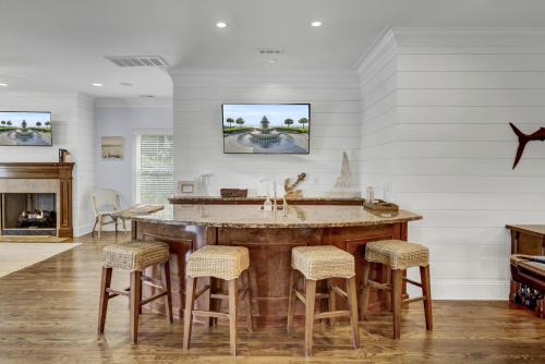Abalone Alley 7 by Wild Dunes, Ocean View Home
