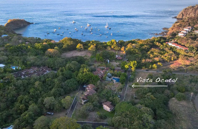 ¡Acceso a 3 piscinas, tenis, gimnasio! Pasos a Playa Ocotal, cerca de Coco!