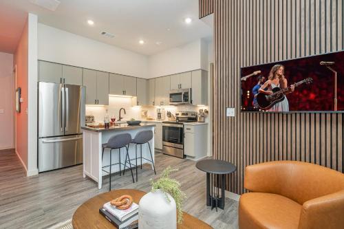 Acoustic Anthem-2 Units-Pool & Gym-In Music Row