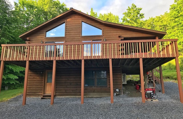 ADK Log Cabin - Para los amantes de la naturaleza y el vino. Cerca de Bodega LRH, LG y Saratoga.