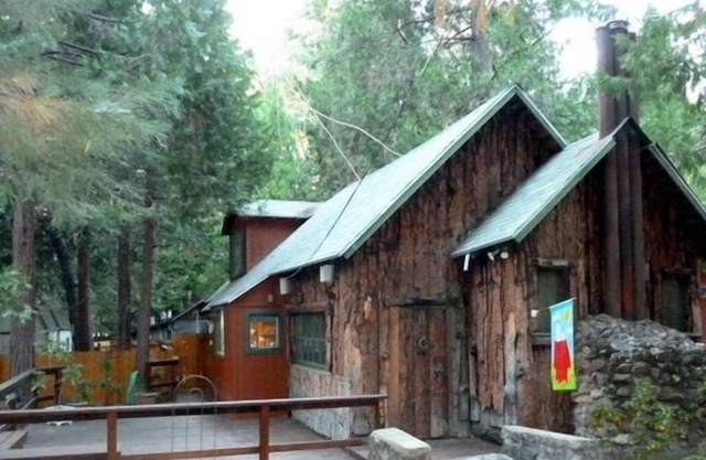 Adorable cottage admite mascotas ubicado en las secuoyas gigantes!