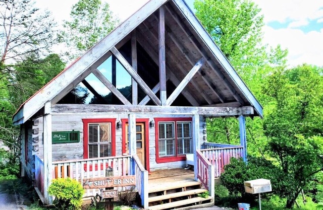 Adorable Shut’er Inn - Studio Cabin in the Smokies - Free Attraction Tickets.