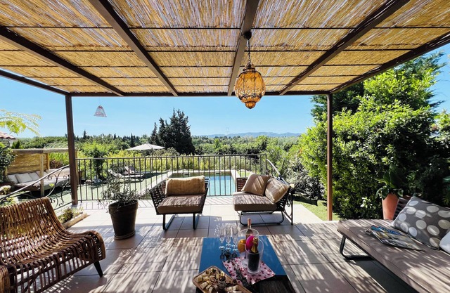 Eyragues adorable villa magnífica vista de la piscina privada de Alpilles 1200 a 2200 €
