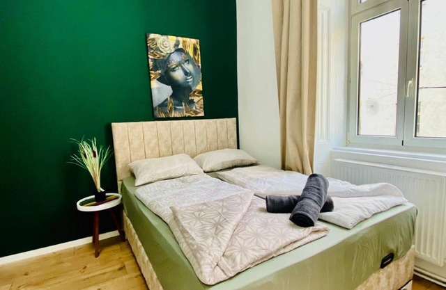 Affordable 1BR Apartment. Prime Location In Vienna