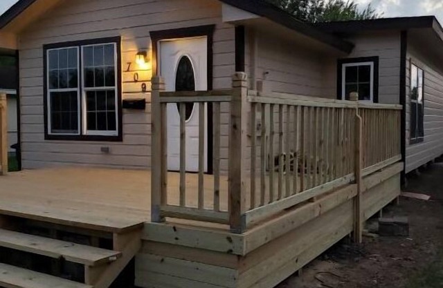 Affordable 4 bedroom private vacation home. Child, pet friendly. Large yard.