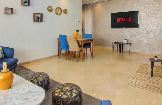 Agadir Bay: Cosy Central beach home swimming pool