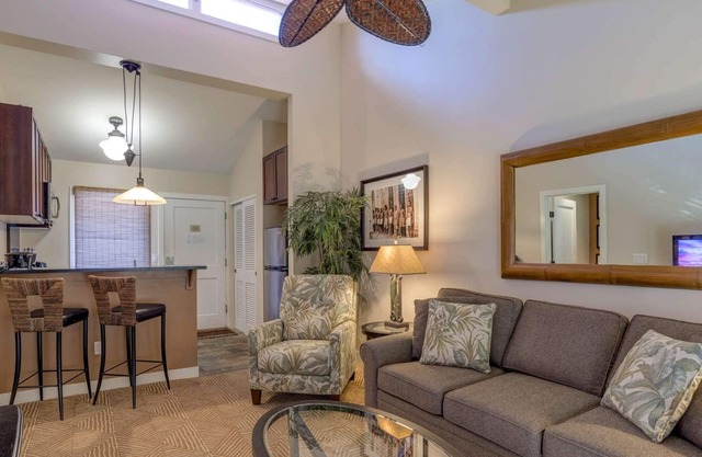 Fechas Abiertas de Verano en Aina Nalu G-206 - Muy Bien Actualizado, 1 Dormitorio / 1 Baño con Aire Acondicionado en Lahaina Town