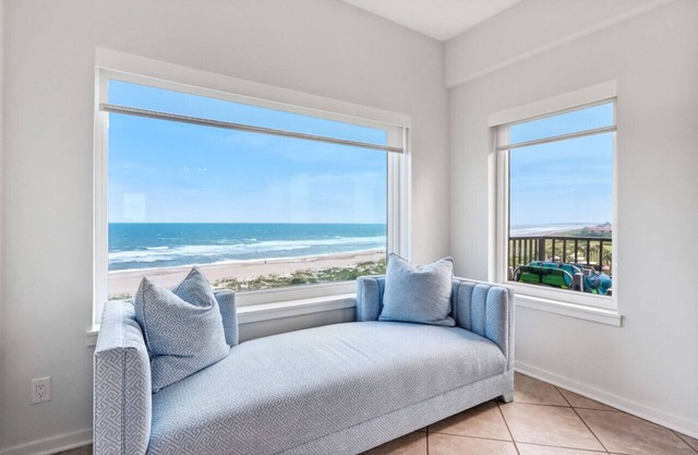 AIP Resort ,Unique Oceanfront Penthouse,Panoramic View, Elegantly Renovated,