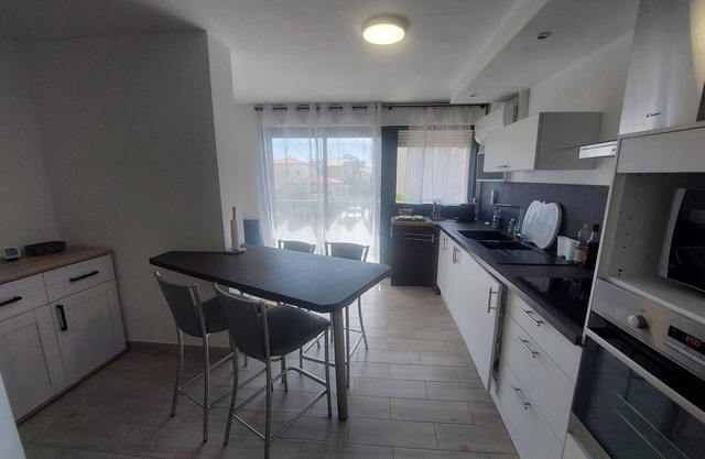Estudio climatizado a 150m del mar con aparcamiento privado y admite mascotas