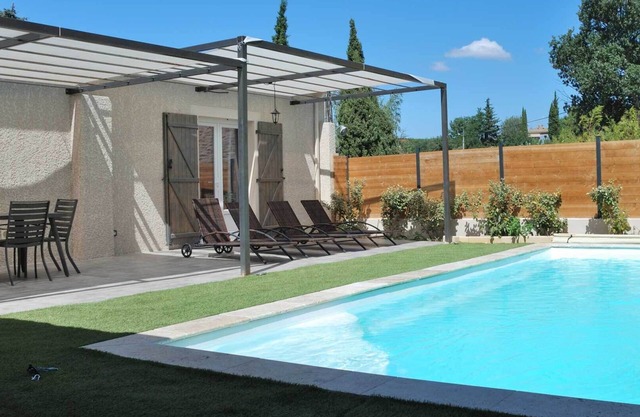 Villa independiente con aire acondicionado y piscina privada.