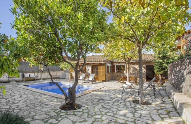 Casa de vacaciones con aire acondicionado, piscina, terraza, vistas a la montaña y Wi-Fi