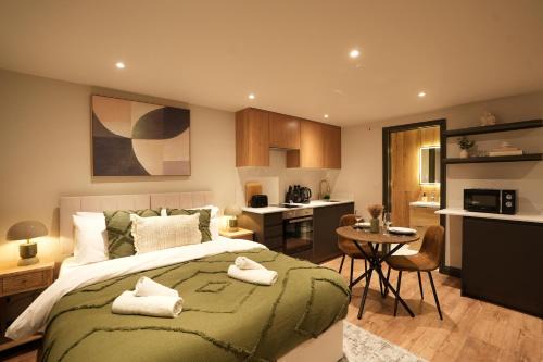 Air-Conditioned Studio, North London Access