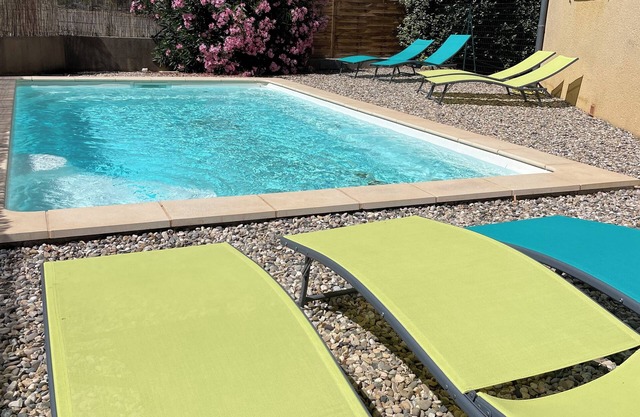 Air-conditioned villa, private pool 100m from the start of the Mont Ventoux climb