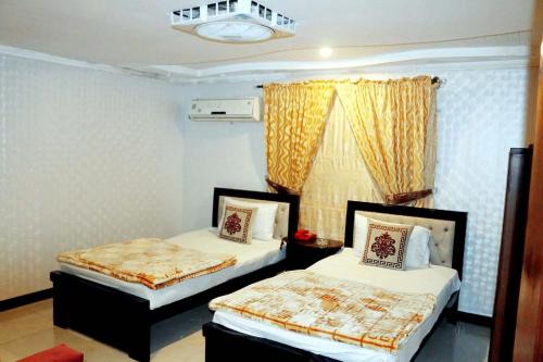 Airport view hotel