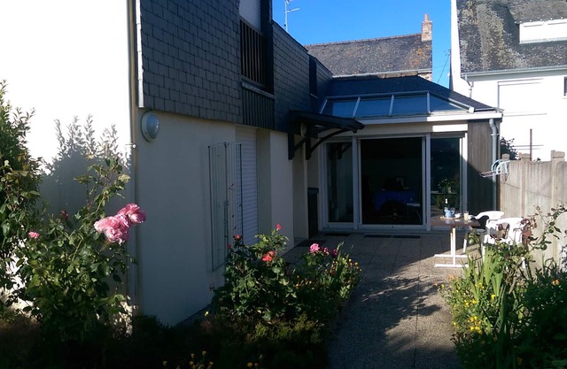 Amplia villa de 350 metros del balneario y la playa en el corazón de St. Malo