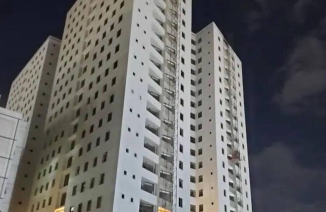 Al Sam Building 2 Bedrooms apartment on Mexico Square excellent location.
