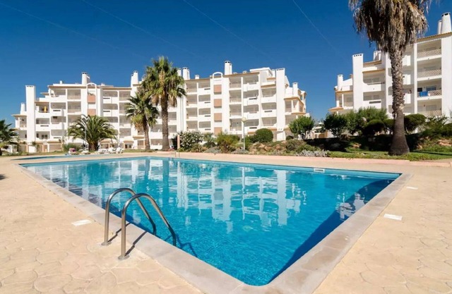 Albufeira Situado en el centro / Vista, piscina y jardín