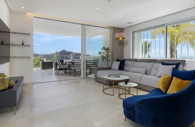 All About Almendros Apartament