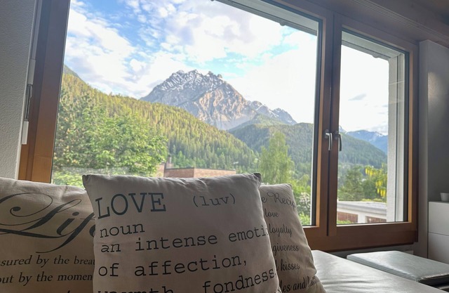 All-around mountain view 3-bedroom house in Scuol - garden/balcony/ garage