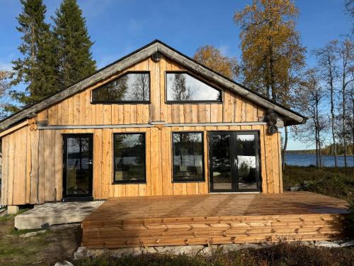 All-Inclusive Private Island with Lake View