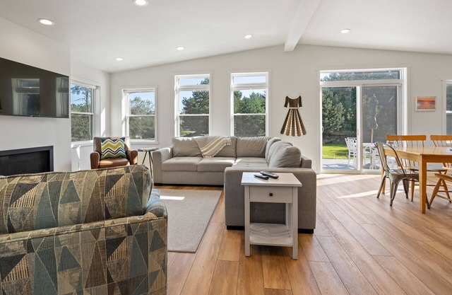New 2024! - 1+ Acre, 5 Min Walk to Jport Beach, July 7-13 Still Available!