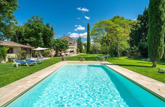 Alpilles – Ideal for family holidays – Sleeps 16