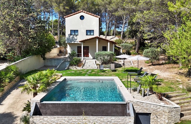 Villa Altinea – Family Home with Infinity Pool