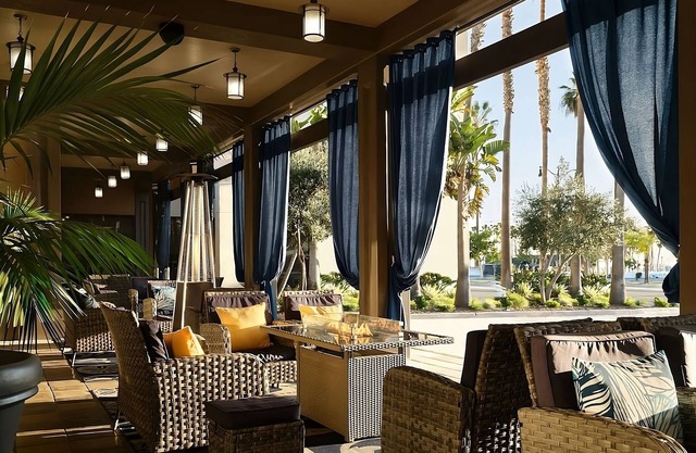 Always a Great Idea To Unwind! Pet-Friendly, Near Noble Park, Balcony, w/Pool!