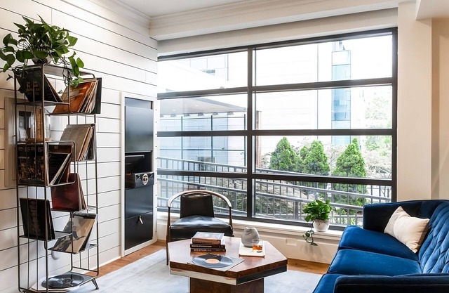 Always a Great Idea To Unwind! Pet-friendly, Near Gibson Guitar Factory