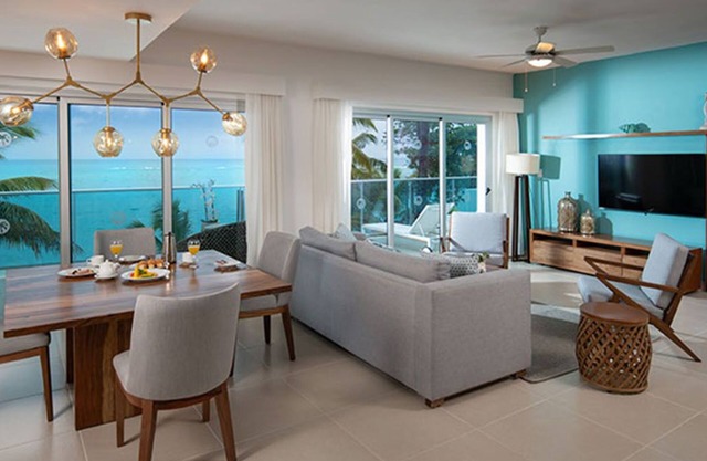 Amazing 2 Bedroom Suite at Imperial Suites - Airport transfer included