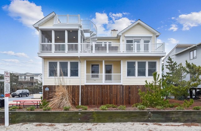 Amazing 6 BR Oceanside Property in Bethany Beach: Elevator, Hot Tub, Sleeps 15!