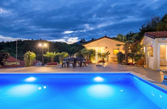 Increíble apartamento en Veprinac con.