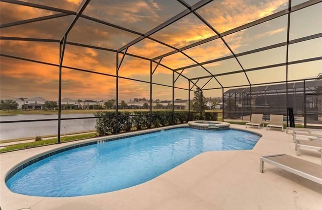 AMAZING BELLA VIDA RESORT 270BD-5 BEDROOMS - 4.5 BATHROOMS - 10 PEOPLE - LAKE VIEW