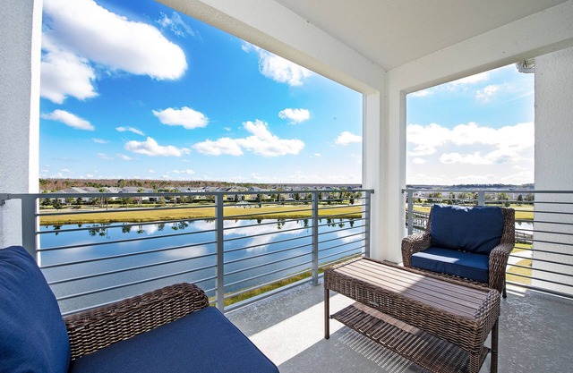 Fantastic! Lovely & Comfortable Apt. 10’ to Disney