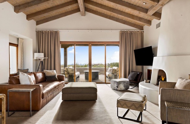 Amazing Desert Mountain Retreat 4300sq ft CofS Lic.# 2034127
