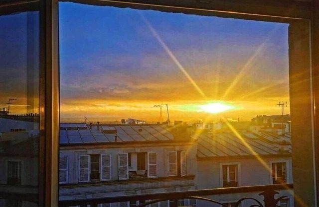 AMAZING FLAT WITH UNIQUE VIEW OF PARIS MONTMARTRE