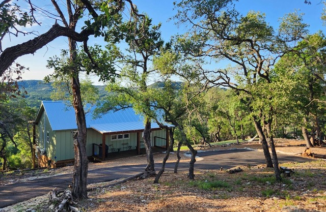 180º Hilltop Views - Near Tubing, Lake and Whitewater Amphitheater - Hot Tub