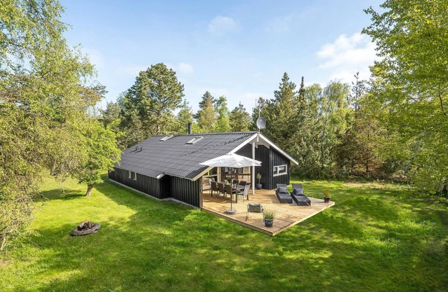 Preciosa casa en Knebel con sauna