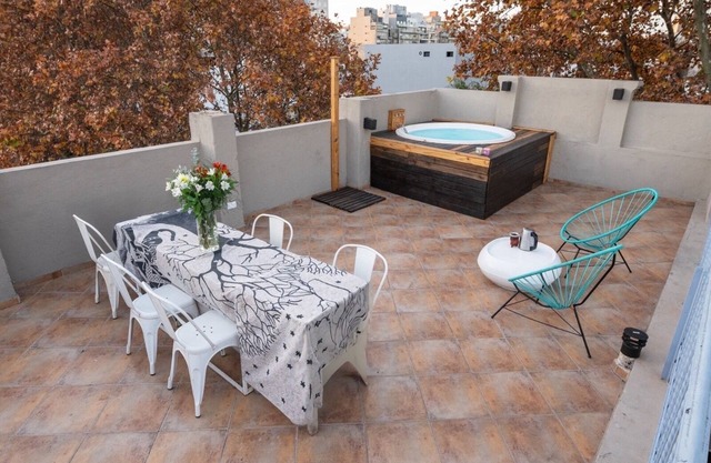 Amazing house 5 bed 5 bath terrace /BBQ jacuzzi breakfast In Palermo