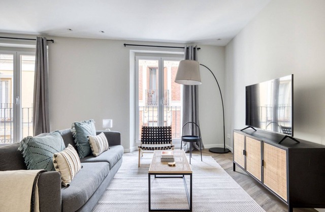 Amazing Justicia 2BR, in the heart of Madrid, by Blueground