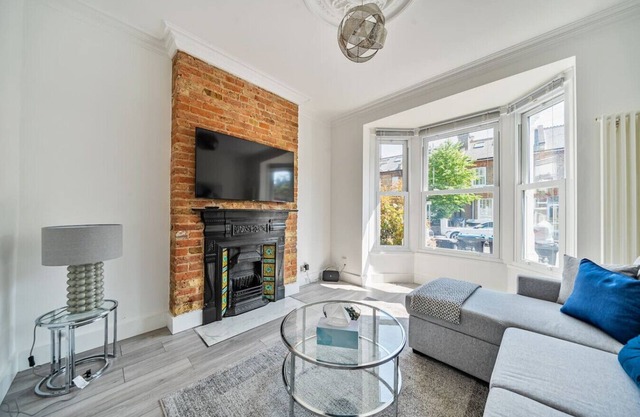 Amazing One Bed Flat Wimbledon