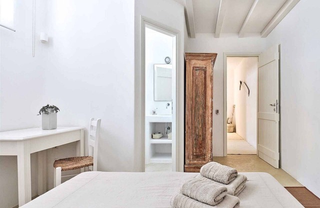 Amazing Paros Villa | Villa Moonlight | 4 Bedrooms | Infinity Pool & Stunning Sea Views | Roof Lounge Area | Close to Sandy Beaches | Ambelas