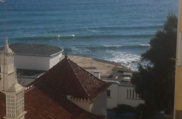 Impresionantes vistas al mar desde el balcón y el dormitorio.