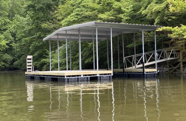 NEW 2021 Tims Ford Lake Home - Private covered dock - Hot Tub