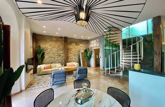 Increíble villa con piscina de chapoteo y playa
