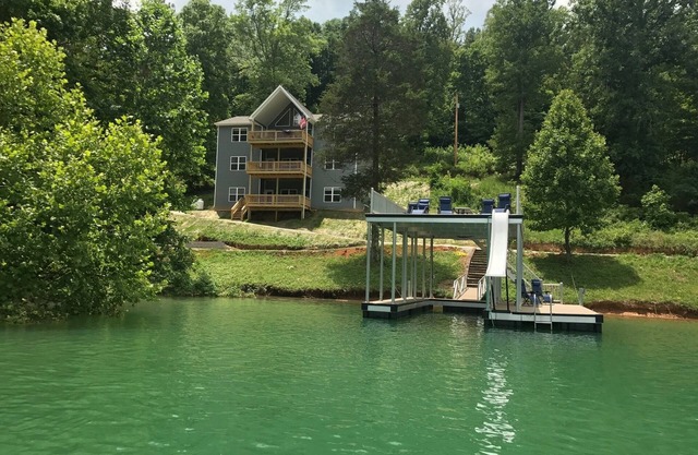 American Spirit: SUPER Location; Pendiente suave; Dbl Deck Dock w / slide; Duerme 31
